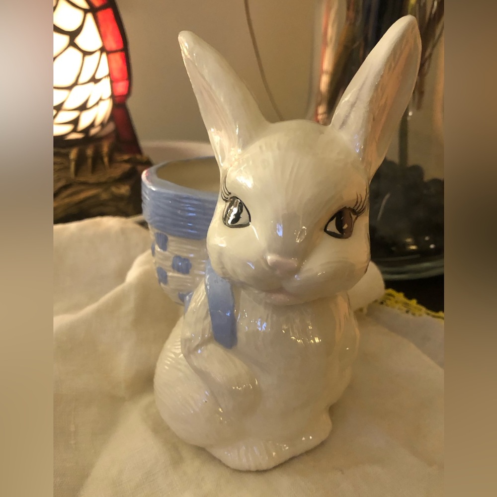 Hand painted bunny planter. Easter decor